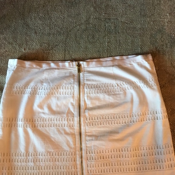 🌸 S O L D  GAP Eyelet Lined Crisp Cotton Skirt - Picture 5 of 10